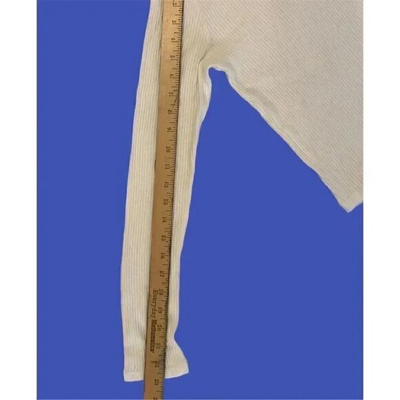 Heart Hips Long Sleeve Cropped Sweater - Picture 4 of 6